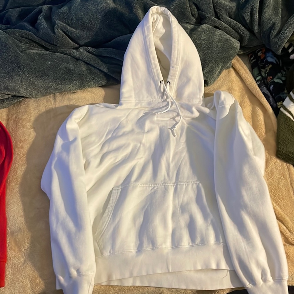 White Men hoodie ( Never Worn )